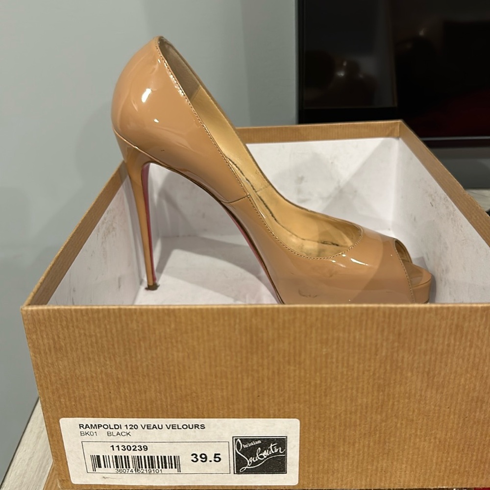 Christian louboutin heels size 8.5